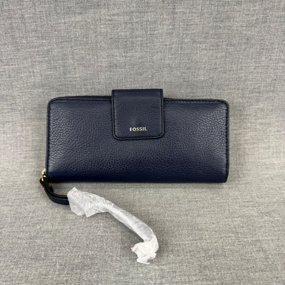 Fossil Handbags - Fossil Madison Zip Clutch Women Navy Blue Leather Wristlet Wallet